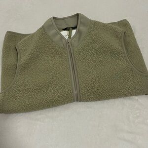 The Arrivals Fleece Vest